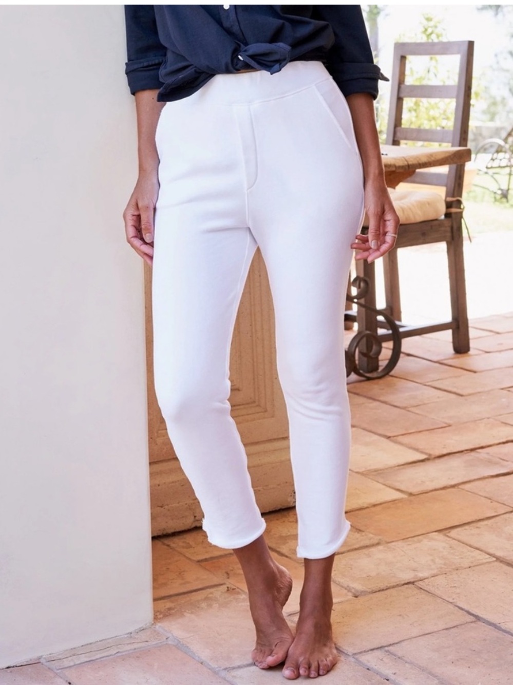 Frank & Eileen Christine White Fleece Tulip
Tapered Sweatpants
